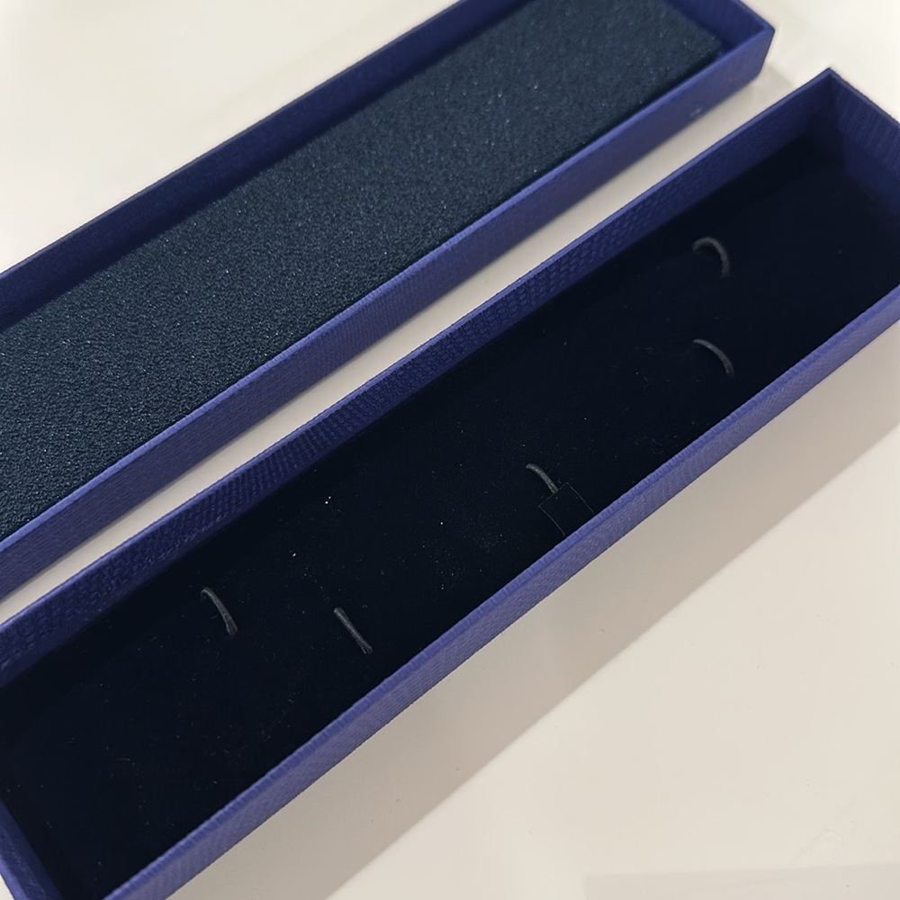 Swarovski boxes and bag bundle - Picture 8 of 9